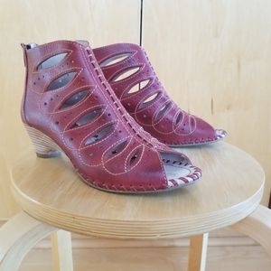 Pikolinos ankle boots